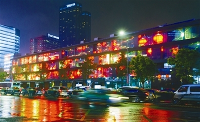 今年十一中山路新景觀盛裝綻放 夢(mèng)幻燈光扮靚"夜寧波"